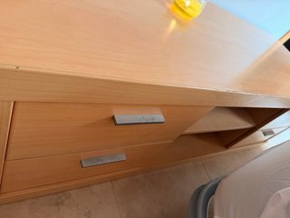 Mueble de madera con 4 cajones