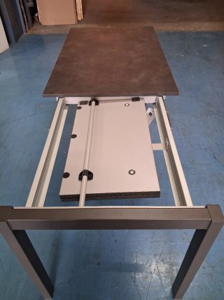 Mesa de cocina extensible gris