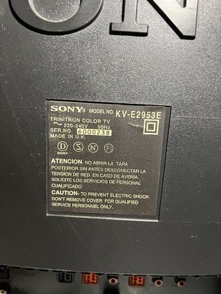 Televisor Sony antiguo de tubo