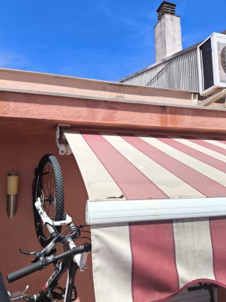 Toldo 2.1m Rojo y Blanco