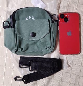 2 Bolsos:  1 verde (mujer) + 1 azul (hombre).