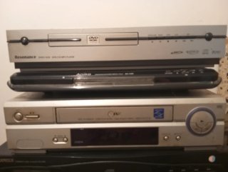 Lote de 6 reproductores . VINILO ,DVD/CD y VHS