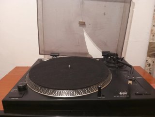 Lote de 6 reproductores . VINILO ,DVD/CD y VHS