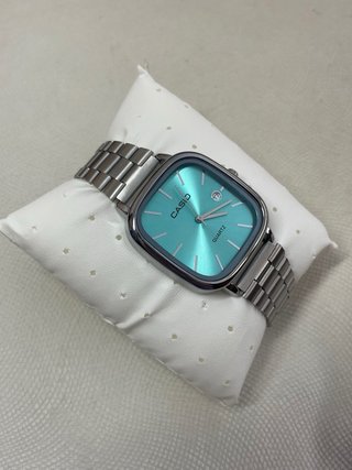Reloj Casio Vintage Plateado y Turquesa
