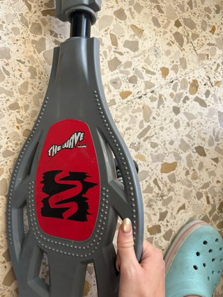 Waveboard con diseño de araña y serpiente