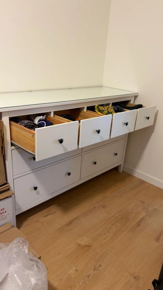 Cómoda Hemnes 8 cajones Ikea