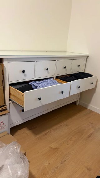 Cómoda Hemnes 8 cajones Ikea