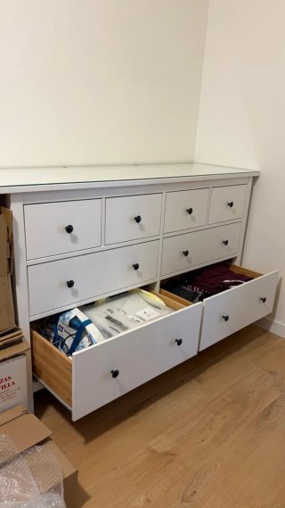 Cómoda Hemnes 8 cajones Ikea