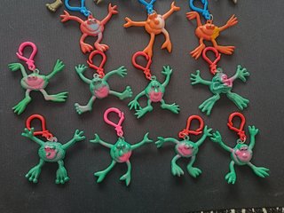 Lote 20 muñecos llaveros monstruos kiosco años 80