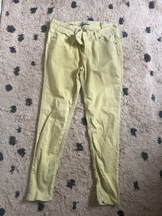 Pantalones amarillos de mujer