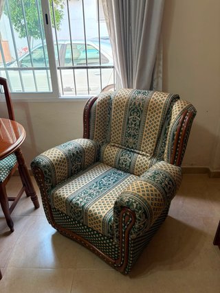 Sillón de salón tela y madera