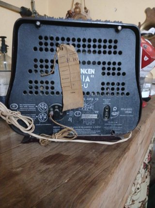 Radio Antigua Telefunken Marrón con voltimetro