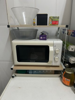 Microondas Taurus y Estantería Cocina