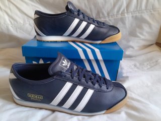 Zapatillas Adidas Azul y Blanco
