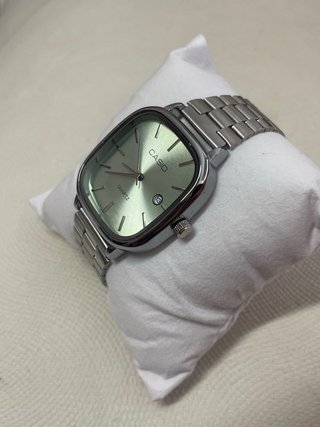 Reloj Casio Vintage Plateado y Verde Menta