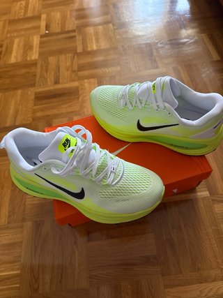 Zapatillas Nike ZoomX Vomero Verde/Blanco