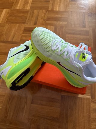 Zapatillas Nike ZoomX Vomero Verde/Blanco