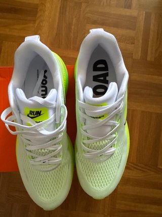 Zapatillas Nike ZoomX Vomero Verde/Blanco