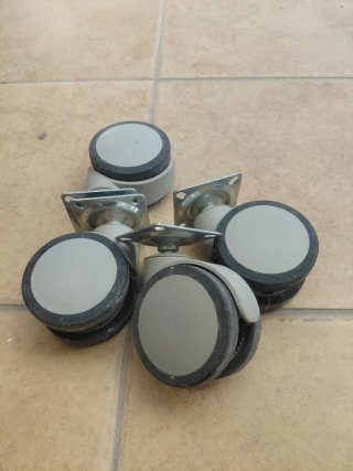 Ruedas para mesa