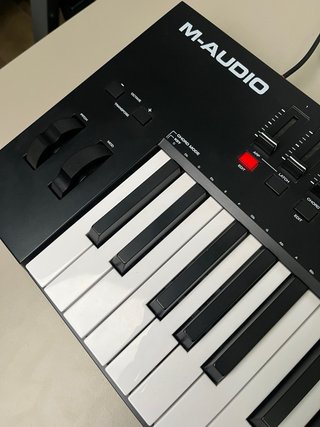 M-Audio Oxygen Pro 49 + Pedal Sustain