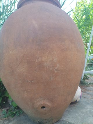 Antigua tinaja de barro artesanal con piquera orig