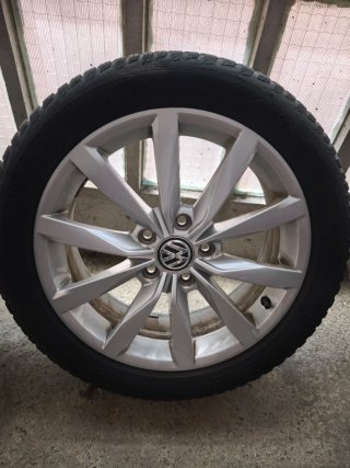Llantas Originales Volkswagen con Neumáticos