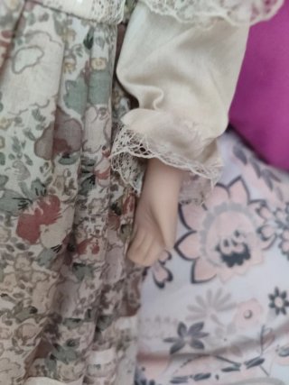 Muñeca porcelana vintage peinado peculiar