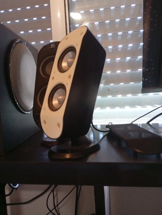 Altavoces Logitech 2.1 x230 pc tablet móvil etc