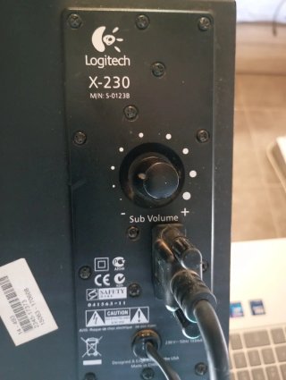 Altavoces Logitech 2.1 x230 pc tablet móvil etc