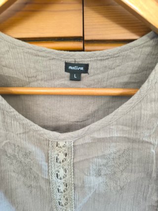 Camisa Natura manga larga beige talla L
