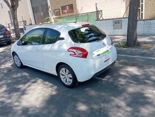 Peugeot 208 2013