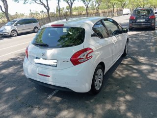 Peugeot 208 2013