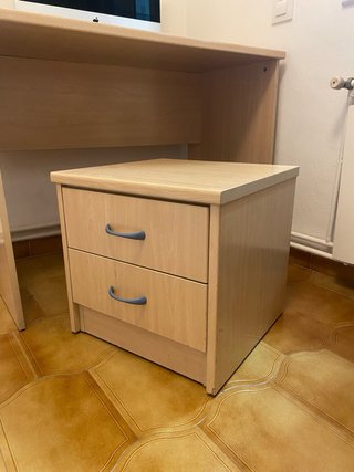 Escritorio + mesita de noche