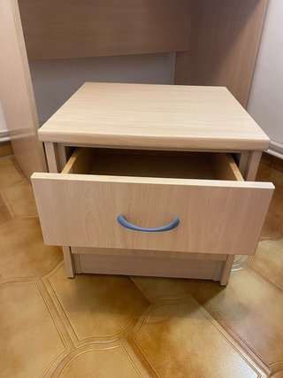 Escritorio + mesita de noche