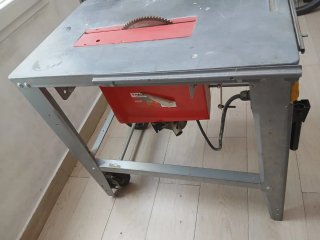 Sierra de mesa mediana potente disco makita  2000w