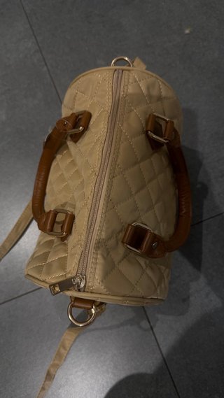 Bolso  beige  y mono negro largo talla L bershka