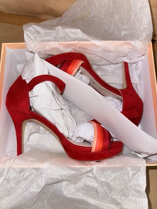 Sandalias Menbur tacón coral y rojo