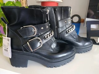 Botas Stradivarius negras talla 41