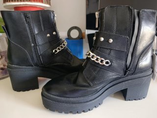 Botas Stradivarius negras talla 41