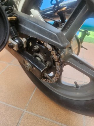 Honda CB250 TwoFifty Negra/Verde