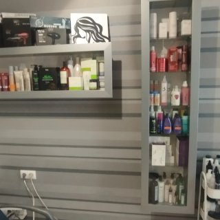 Se vende peluquería completa en Vera por reforma..