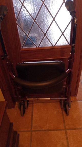 Andador ortopédico con asiento