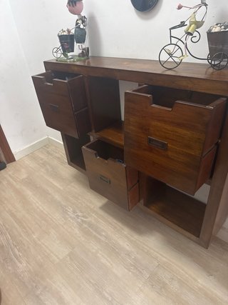 Recibidor de madera marrón marca Banak Importa