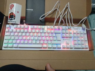 Teclado Genesis Thor 303 Blanco