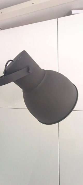 Lámpara de pie IKEA HEKTAR gris oscuro