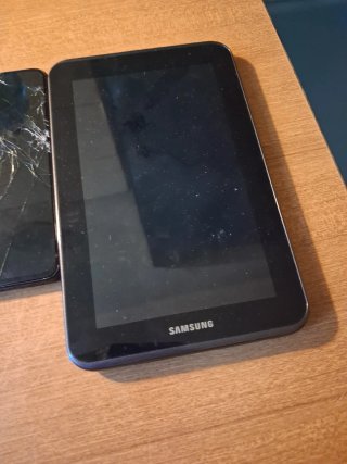 2 samsung a40 + 1 tablet samsung per ricambi