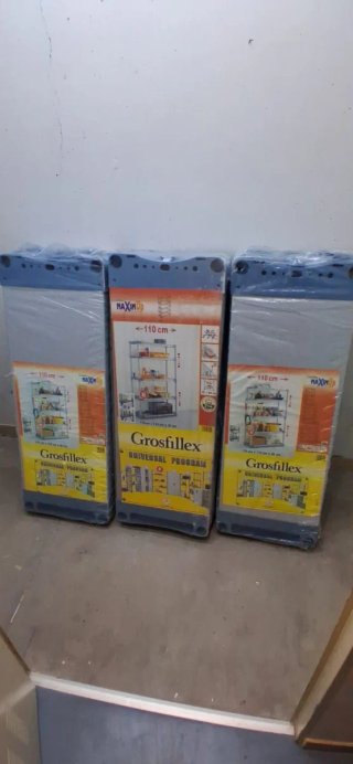 3 Estanterias  de plástico