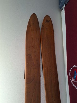 Esquís antiguos madera