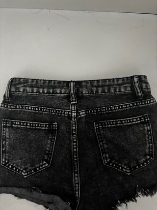 Shorts vaqueros negros rotos