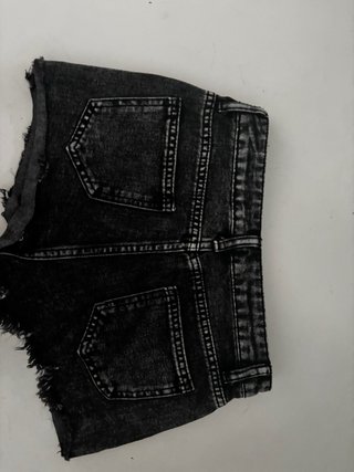 Shorts vaqueros negros rotos
